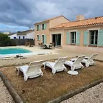 Maison Familiale Charmante Avec Piscine Privée Et Parking à - Fr-1-323-576 Casa vacanze