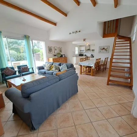Holiday home Maison Familiale Charmante Avec Piscine Privee Et Parking A - Fr-1-323-576