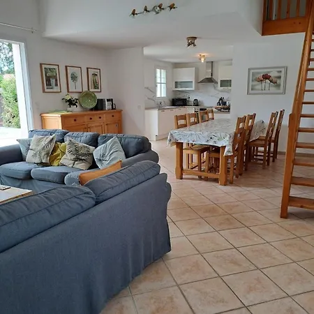 Maison familiale charmante avec piscine privée et parking à Saint-Jean-de-Monts - FR-1-323-576 Hébergement de vacances *