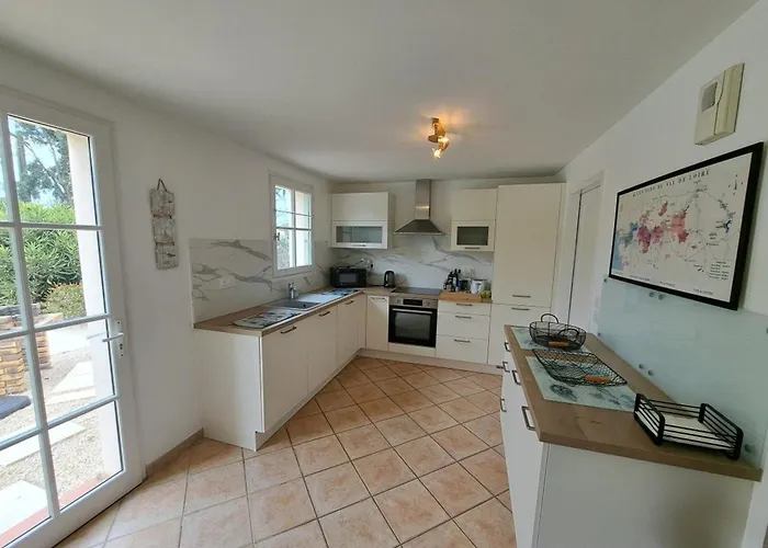 Maison familiale charmante avec piscine privée et parking à Saint-Jean-de-Monts - FR-1-323-576 *