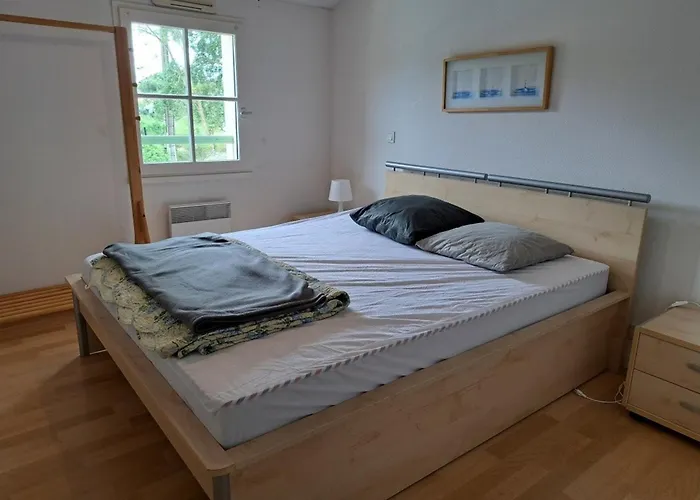 Hébergement de vacances Maison familiale charmante avec piscine privée et parking à Saint-Jean-de-Monts - FR-1-323-576 *